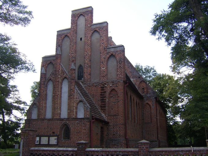 Sanktuarium Matki Bożej Brzemiennej w Chełmoniu