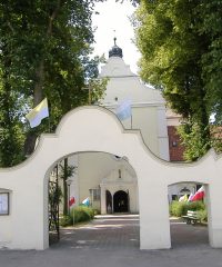 Sanktuarium Matki Bożej Królowej Miłości i Pokoju Pani Kujaw w Markowicach