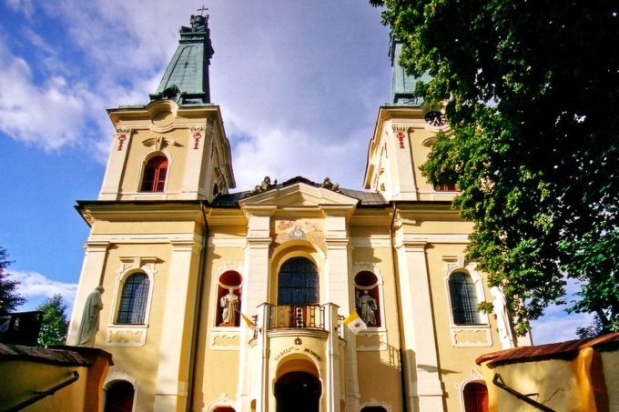 Sanktuarium Matki Bożej Prymasowskiej Wspomożycielki w Rokitnie