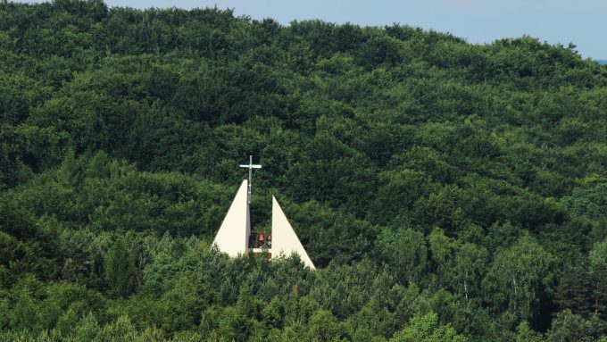 Sanktuarium Matki Bożej Wspomożenia Wiernych w Jaroszowcu