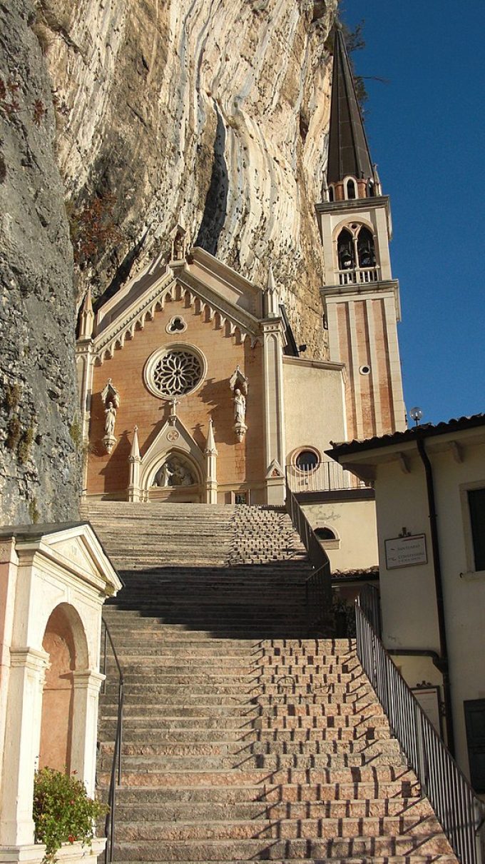 Sanktuarium Madonna della Corona w Spiazii