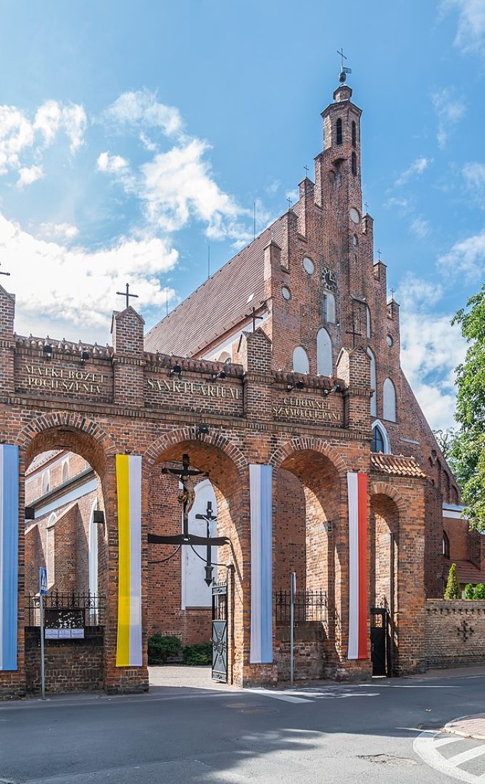 Bazylika kolegiacka Matki Bożej Pocieszenia i św. Stanisława Biskupa w Szamotułach