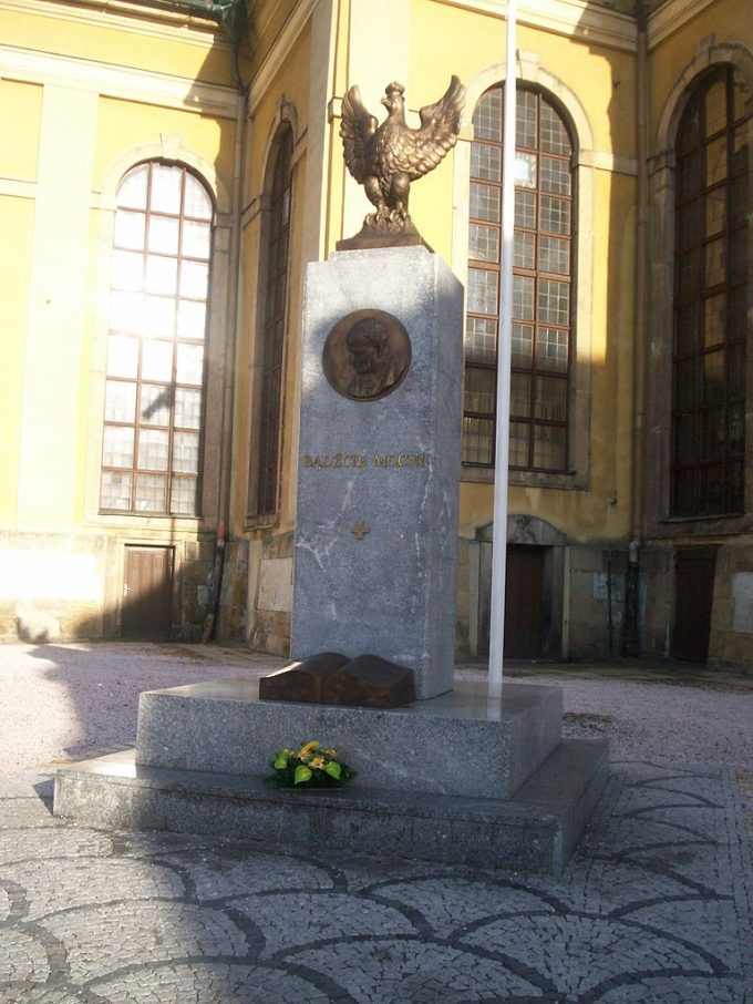 Pomnik dedykowany św. Janowi Pawłowi II