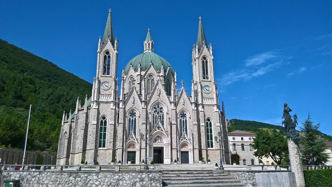 Sanktuarium Matki Bożej Bolesnej w Castelpetroso