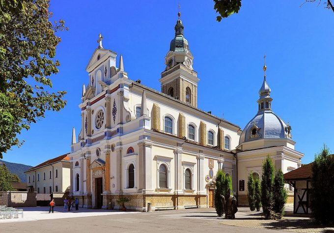 Narodowe Sanktuarium Maryi wspomożycielki chrześcijan w Brezje