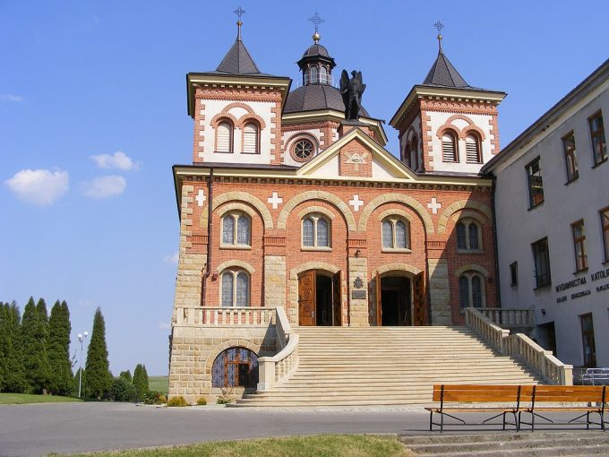 Sanktuarium św. Michała Archanioła i bł. ks. Bronisława Markiewicza w Miejscu Piastowym
