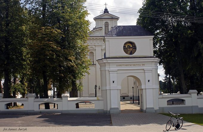 Sanktuarium Krzyża Św. w Skórcu