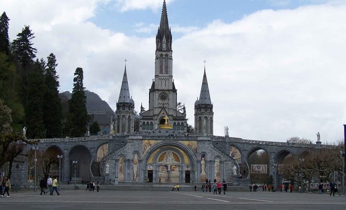Sanktuarium Matki Bożej – Bazylika Niepokalanego Poczęcia Matki Bożej w Lourdes
