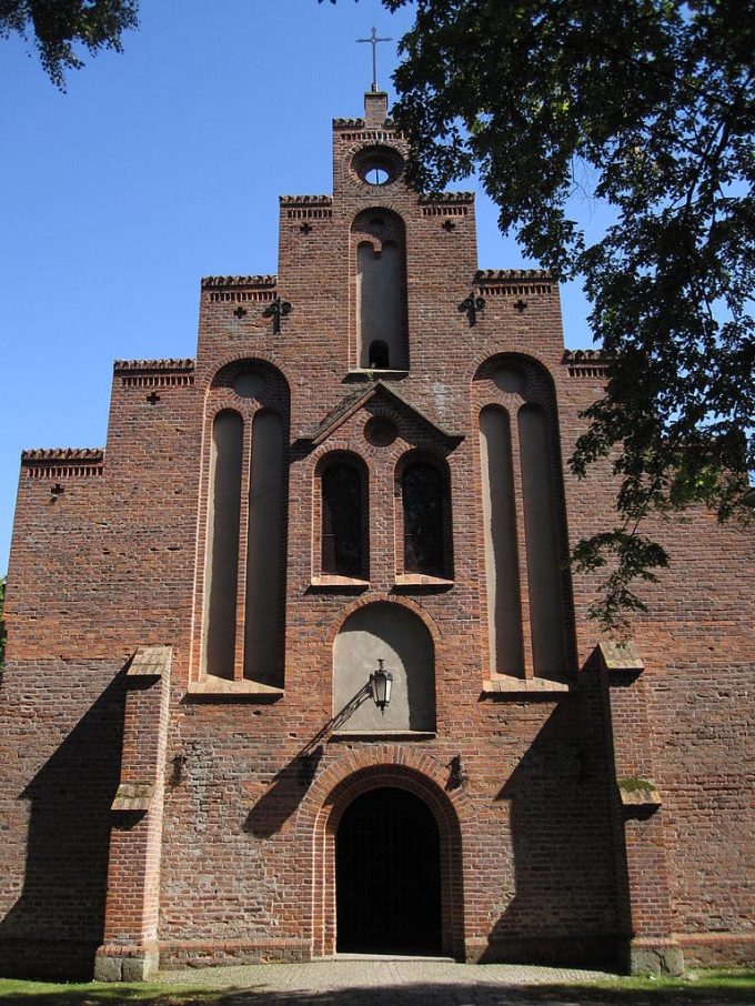 Sanktuarium Matki Bożej Lipskiej w Lipach