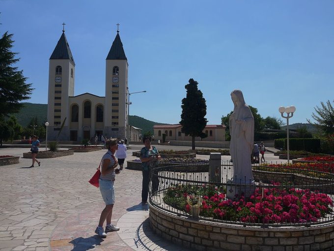 Sanktuarium i miejsce objawień Matki Bożej w Medjugorie