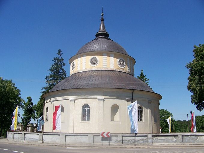 Sanktuarium Matki Bożej Królowej Świata w Parkowie