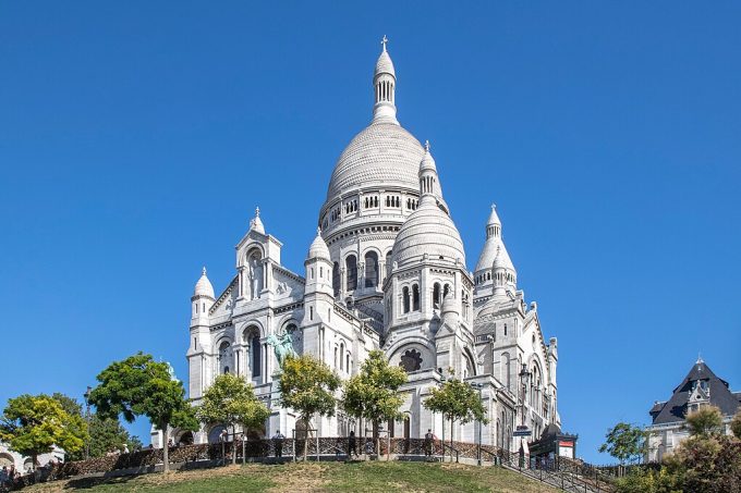 Bazylika Najświętszego Serca na szczycie Montmartre w Paryżu
