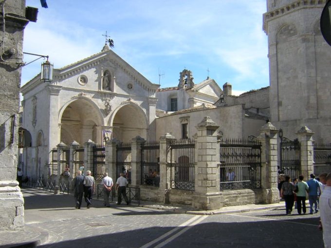 Sanktuarium św. Michała Archanioła w Monte Sant’Angelo
