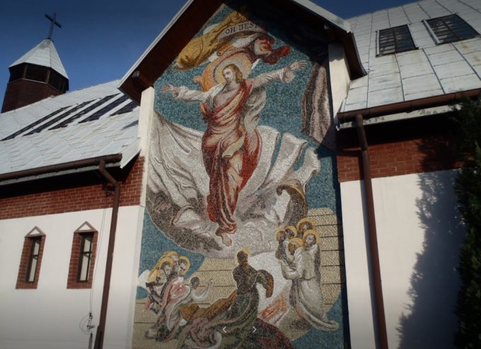 Sanktuarium Matki Bożej Radosnej Opiekunki Przyrody w Nowinach