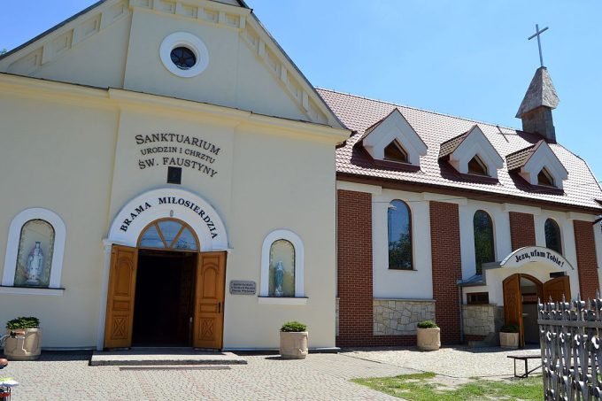 Sanktuarium Urodzin i Chrztu Św. S. Faustyny w Świnicach Warckich