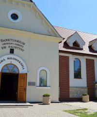Sanktuarium Urodzin i Chrztu Św. S. Faustyny w Świnicach Warckich